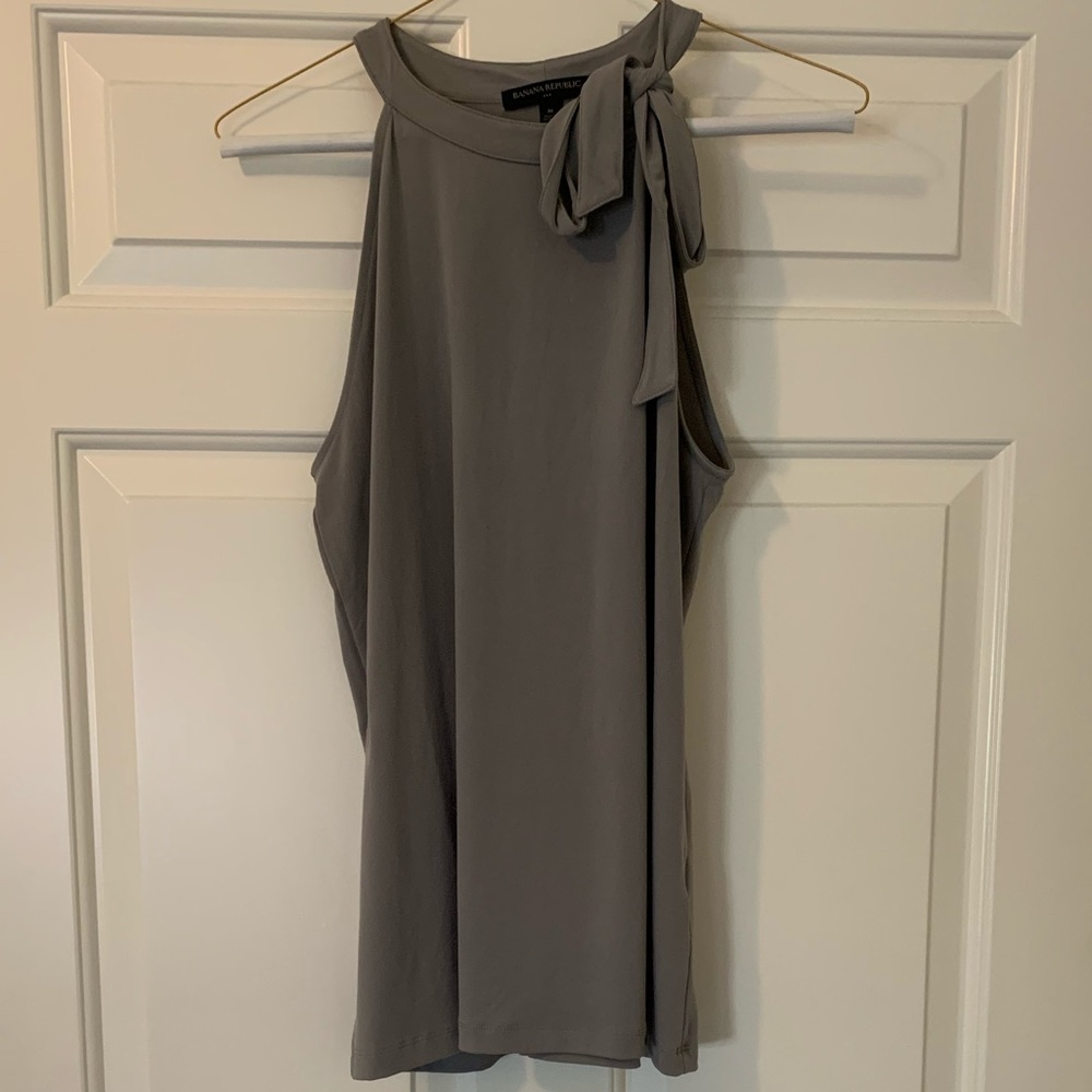 Banana Republic tie neck tank - Picture 2 of 5